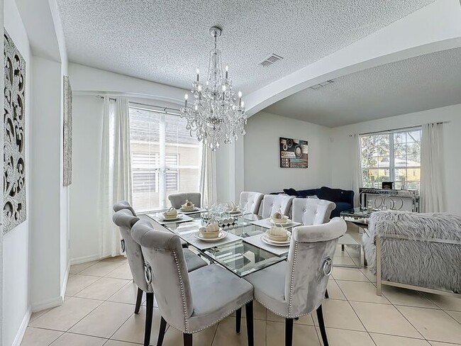 Building Photo - STUNNING Emerald Island Resort 5 bedroom 4.5 bath Luxury Home FULLY FURNISHED! 3 miles from Disney!