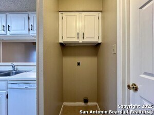 Building Photo - 4839 Brandeis St
