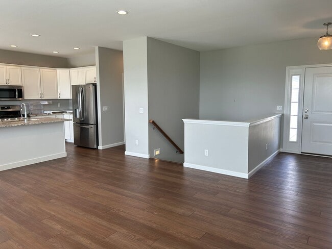 Building Photo - Available in August - Spacious 4 Bedroom, 3 Bathroom Home in the Linn-Mar School District