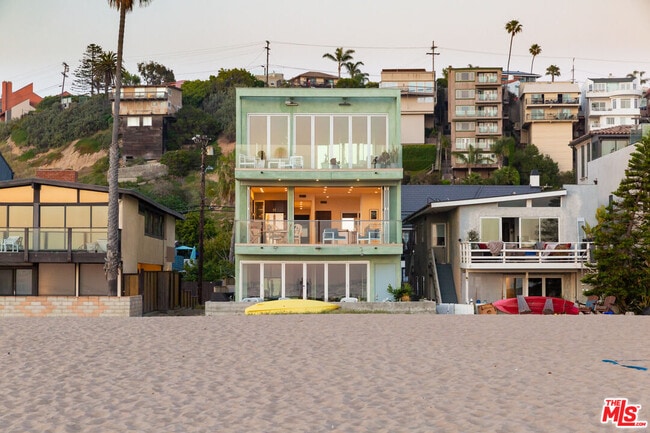 Building Photo - 6985 Trolleyway S