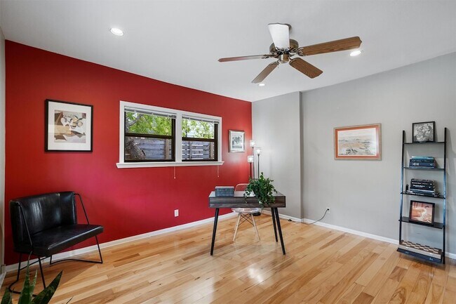 Building Photo - 2116 Glendale Pl