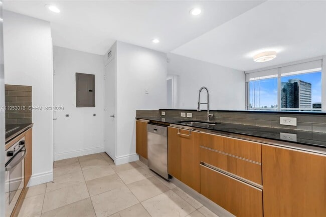 Building Photo - 1050 Brickell Ave