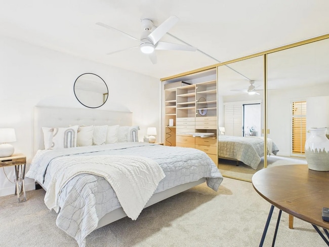 Building Photo - APT 121