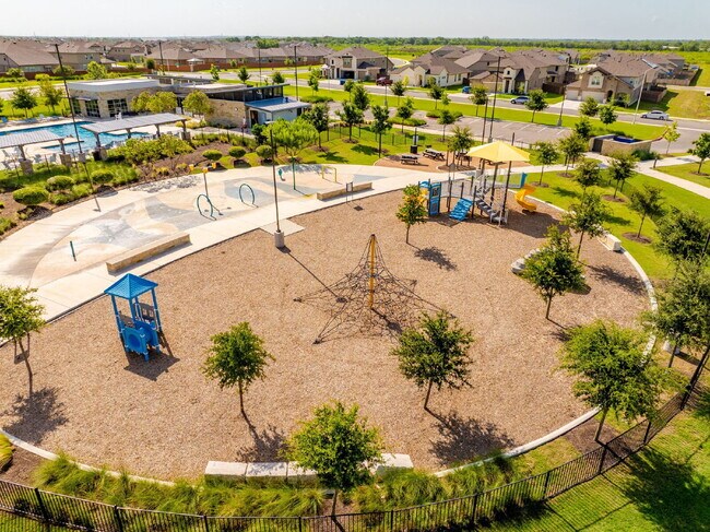 Building Photo - Spacious 5-Bedroom Rental on Oversized Cor...