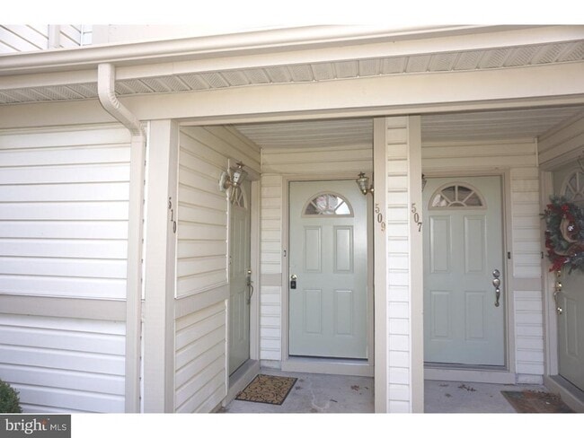 Building Photo - 509 Steeplechase Ct