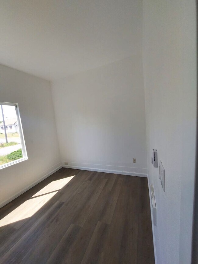 Building Photo - Charming Tacoma Home on a Peaceful Corner Lot!