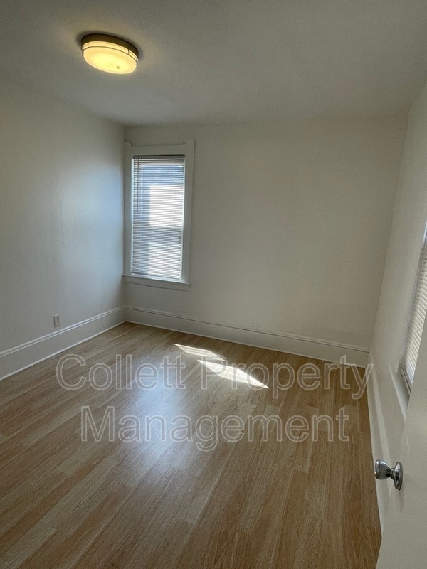 Building Photo - 1924 E 123rd St