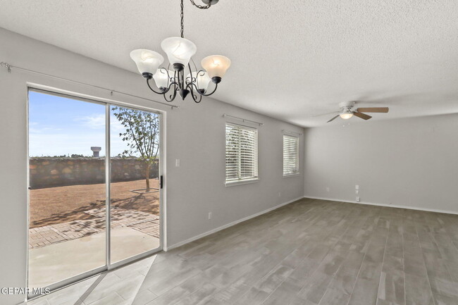 Building Photo - 3740 Tierra Alamo Dr