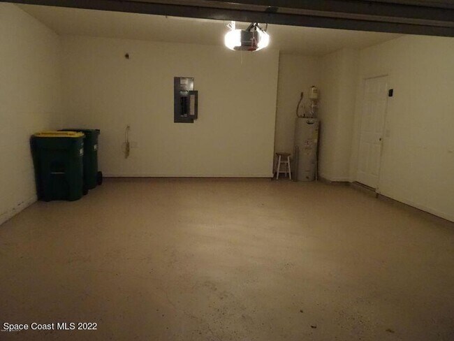 Building Photo - 1080 Cayman Dr