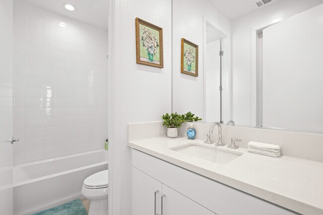 Building Photo - Turnkey Furnished 4BR Home in Palm Desert ...