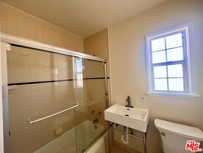 Building Photo - 2333 S Garth Ave