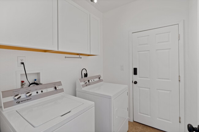 Building Photo - 5427 Cedar Springs Dr