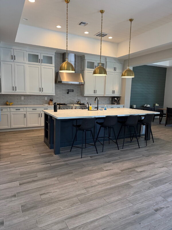 Building Photo - 4191 S Emerald Dr