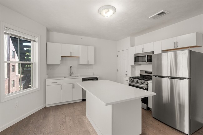 Building Photo - 599 Broadway