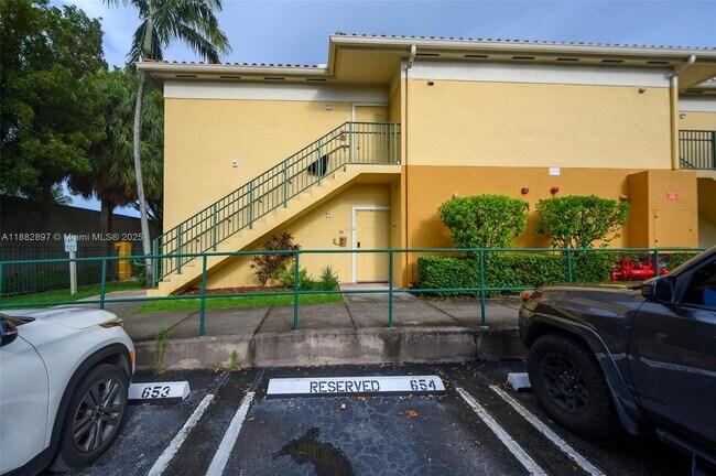 Building Photo - 7360 NW 114th Ave