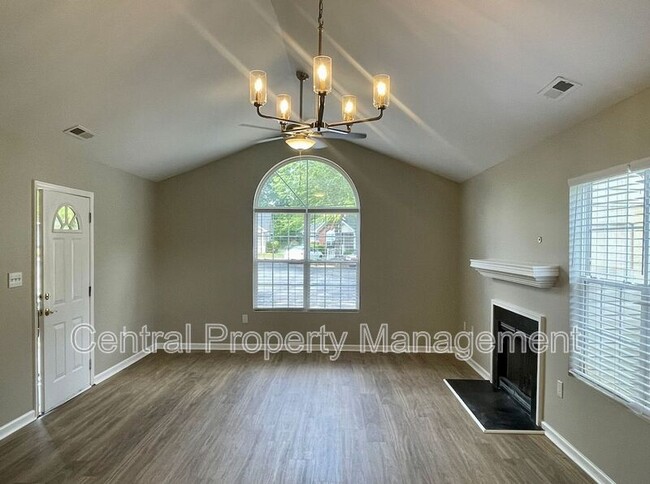 Building Photo - 320 Woodruff Park Ln