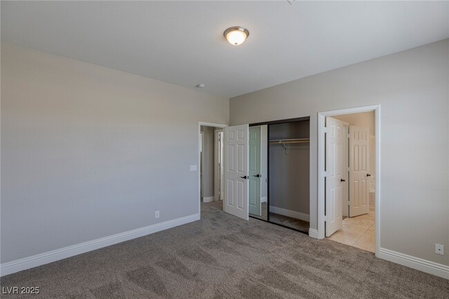 Building Photo - 2510 Putting Green Dr