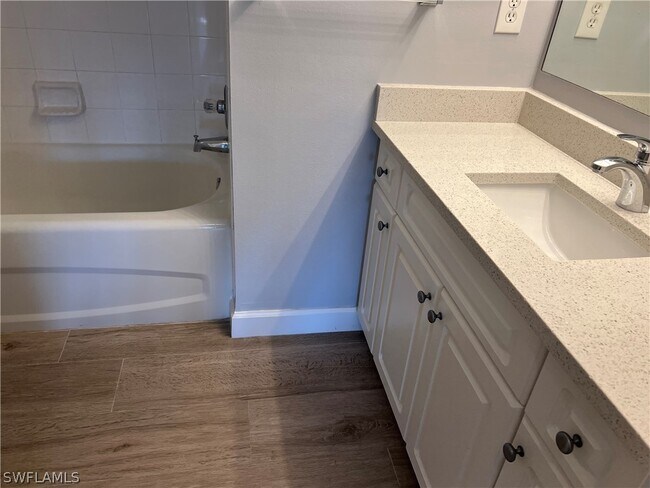 Building Photo - 1205 Wildwood Lakes Blvd