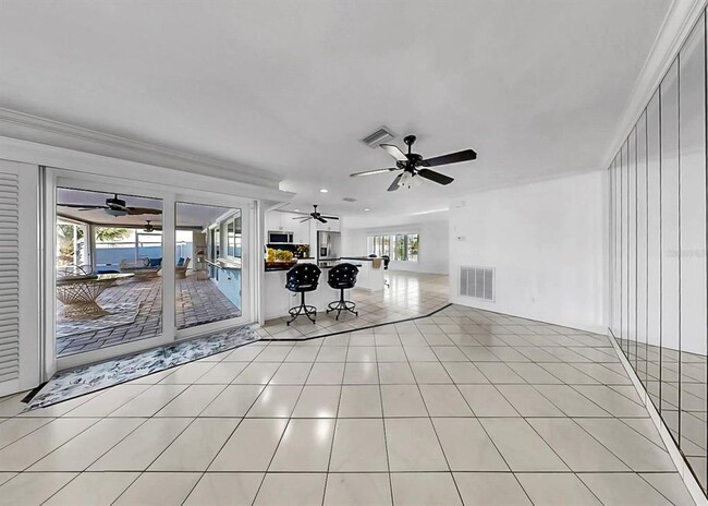 Building Photo - 6344 Cottonwood Ln