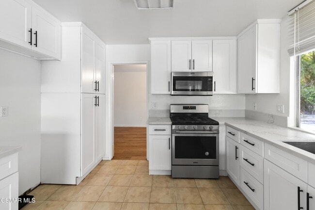 Building Photo - 217 Smoke Tree Ave