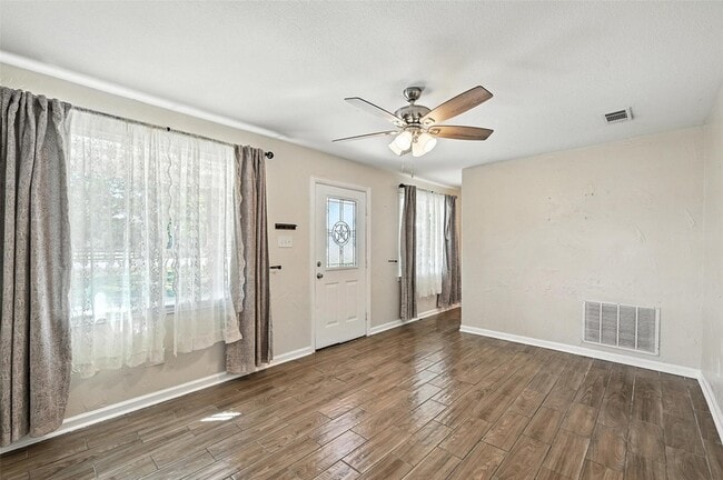 Building Photo - 205 Davis Rd