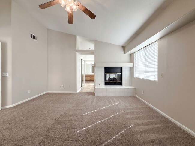 Building Photo - 4 BEDROOM / 3 CAR GARAGE MURRIETA HOME FOR...
