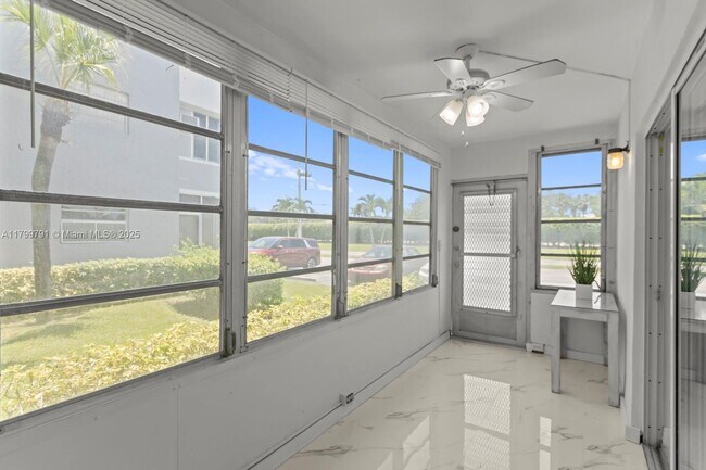 Building Photo - 108 Flanders C