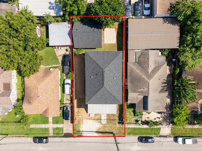 Building Photo - 6707 Avenue F