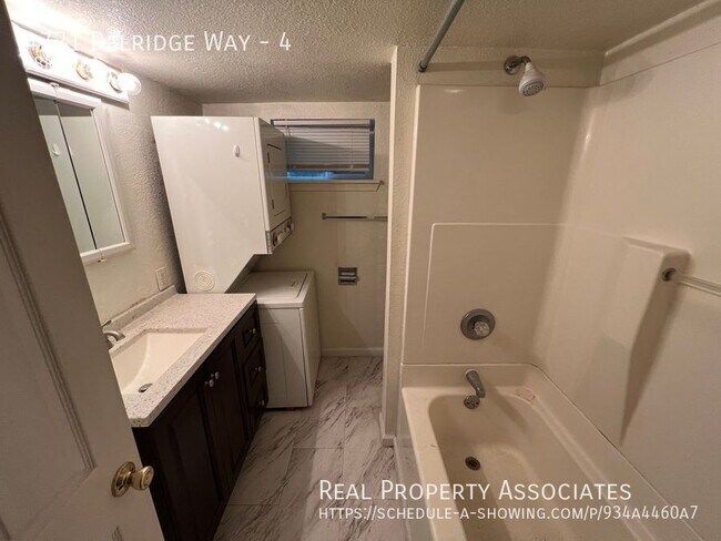 Building Photo - 4721 Delridge Wy SW