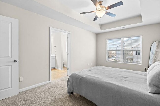 Building Photo - 2830 Ridgeview Dr