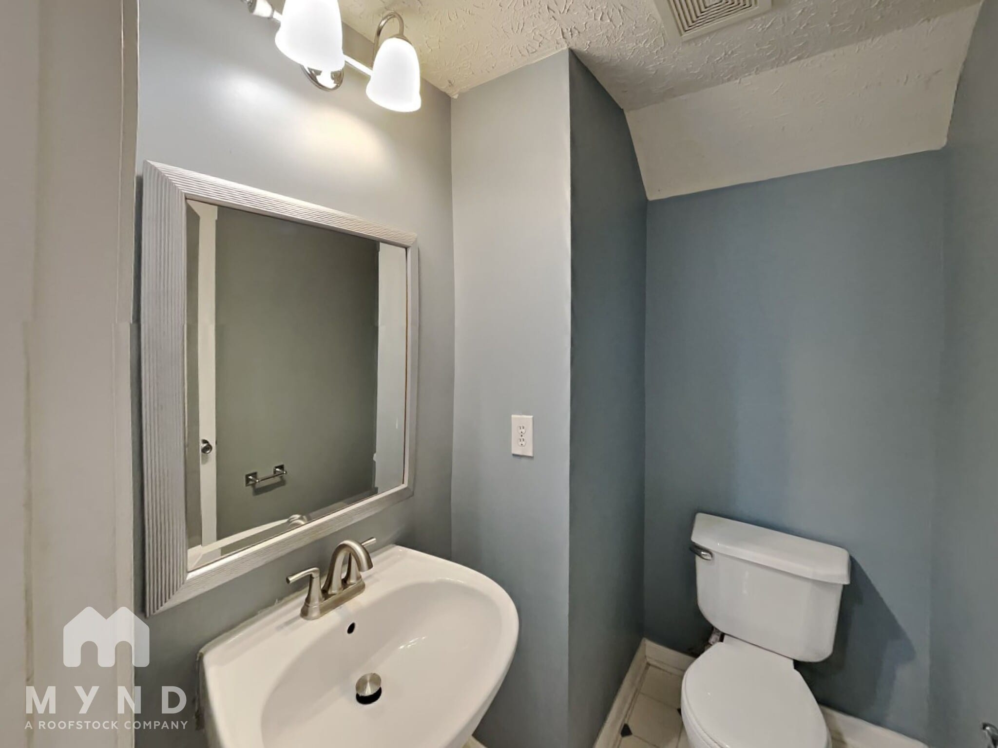 Building Photo - 664 Bedford Ct