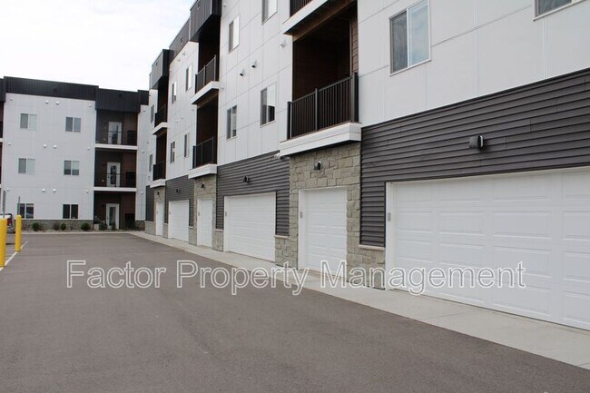 Building Photo - 970 N 3rd St