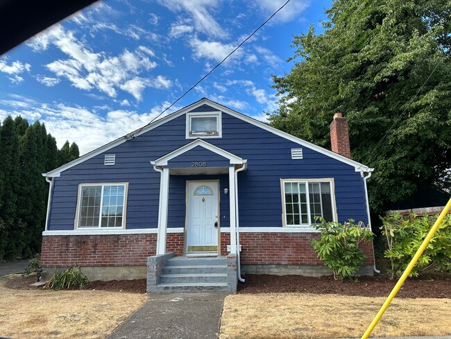 Primary Photo - Updated 4 Bedroom ~ 1 Bathroom House Near ...