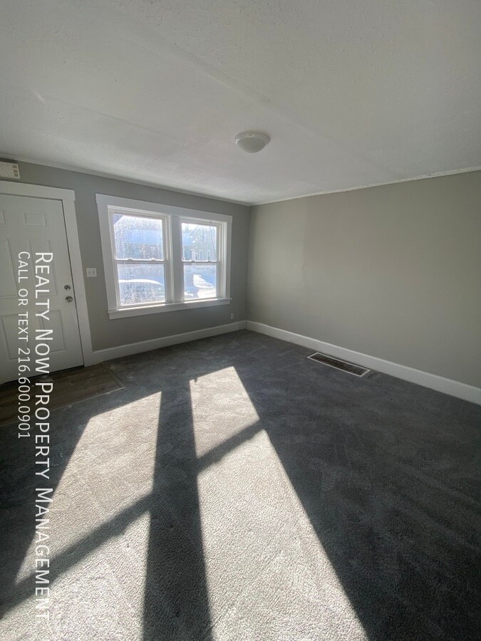 Building Photo - 3540 Trent Ave