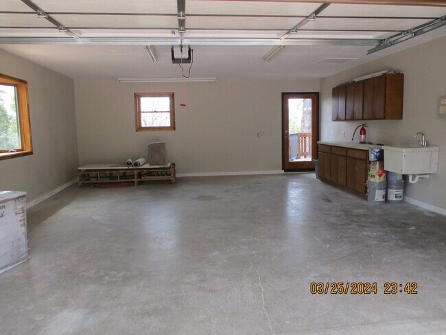 Building Photo - 2000 W Willis