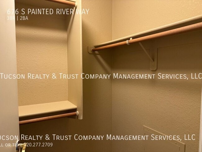 Building Photo - 676 S Painted River Way