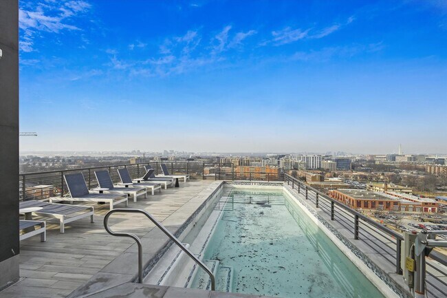 Building Photo - Fabulous 1 Bed/1 Bath condo at The Avidian in Navy Yard!