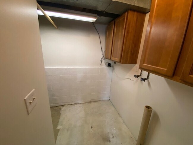 Building Photo - 1809 Minturn Dr