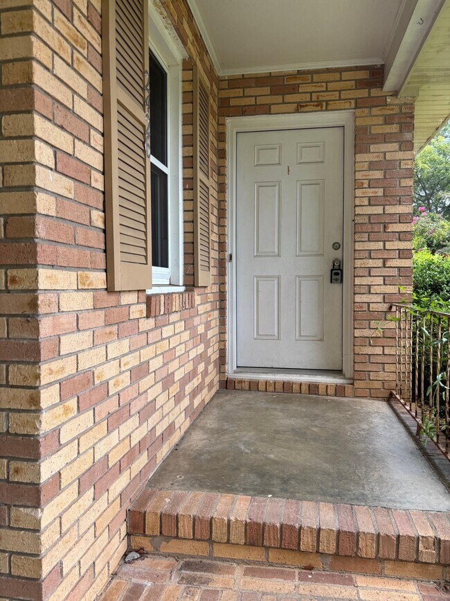 Building Photo - 2426 Peach Orchard Rd
