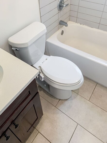 Building Photo - 1601 W Belle Plaine Ave