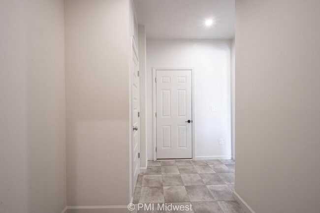 Building Photo - 6809 Blackwater Ln