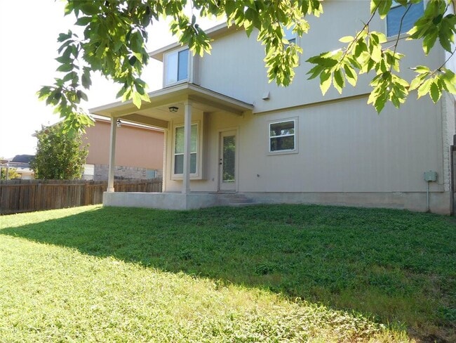 Building Photo - 911 Middle Brook Dr