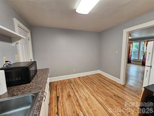 Building Photo - 1130 Camden Ave