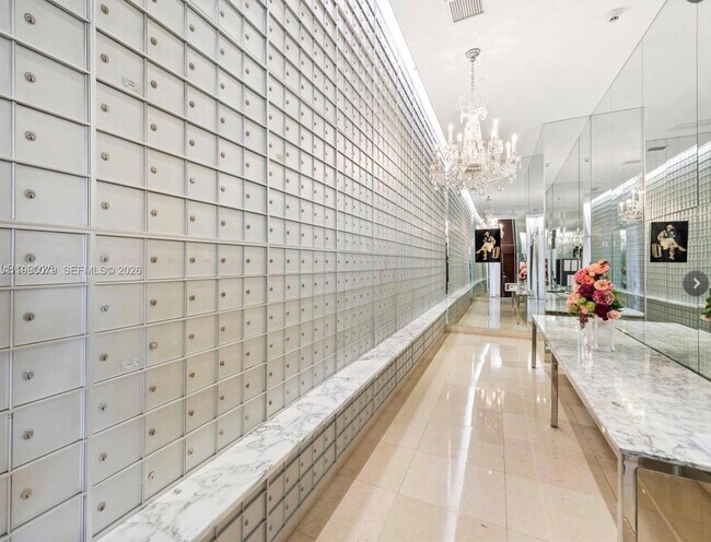 Building Photo - 450 Alton Rd