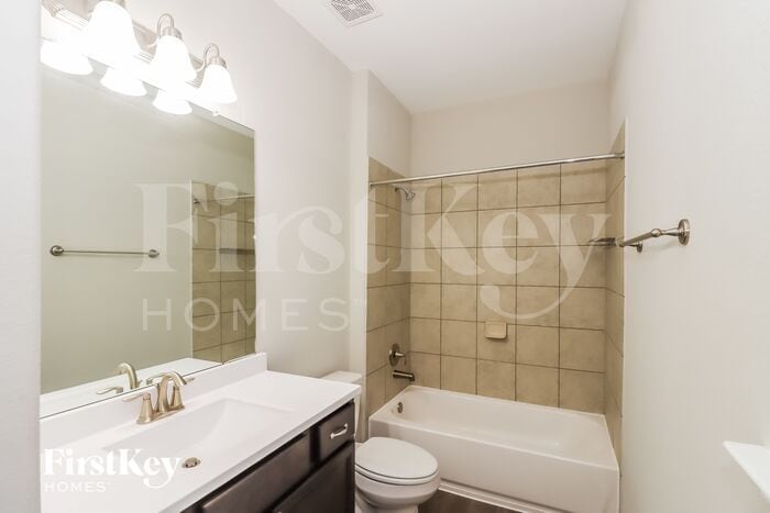 Building Photo - 2201 Windy Grove Dr