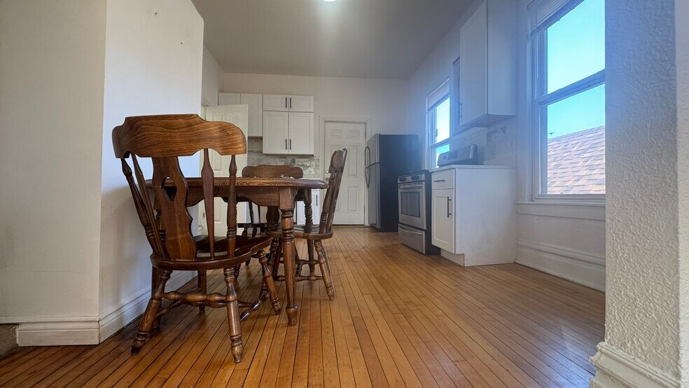 Building Photo - 2049 N Bingham St