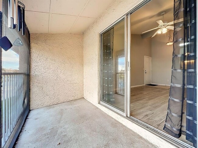 Building Photo - 185 N Pearl Lake Causeway