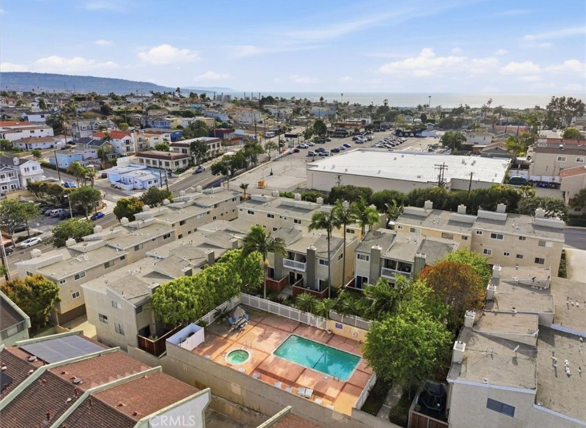 Bird's Eye View of Complex - 1307 Aviation Blvd