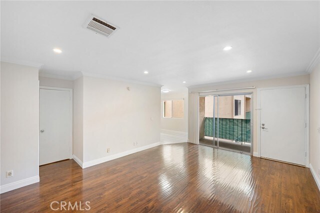 Building Photo - 121 Sinclair Ave