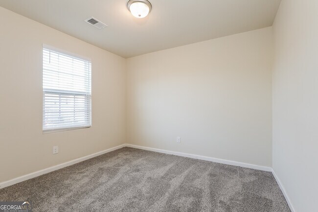 Building Photo - 12026 Quail Dr